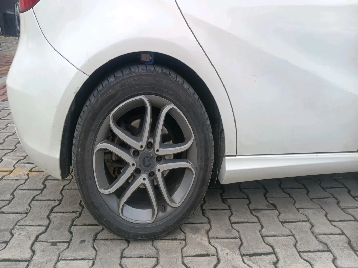 2014 Mercedes Benz A Class A180 CDI STYLE, Diesel, Automatic, 1,72,125 km, tyre