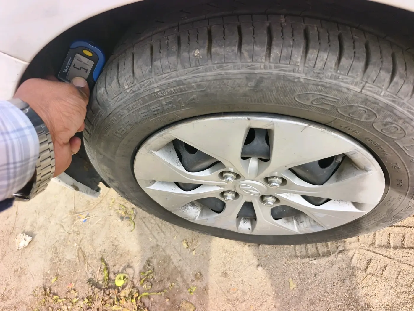 2015 Hyundai Xcent BASE 1.2, Petrol, Manual, 46,900 km, tyre