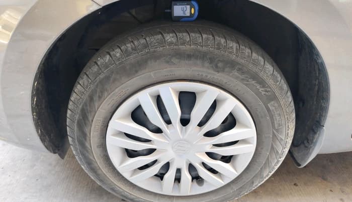 2022 Maruti Dzire VXI, Petrol, Manual, 37,761 km, tyre