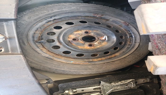 2015 Maruti Wagon R 1.0 VXI, Petrol, Manual, 13,610 km, tyre