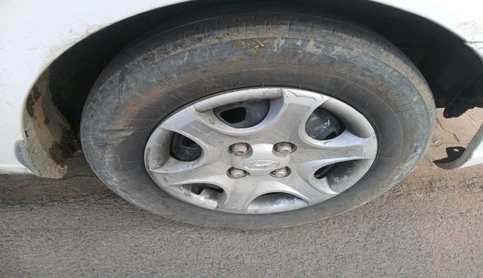 2012 Hyundai Accent EXECUTIVE, CNG, Manual, 72,727 km, tyre