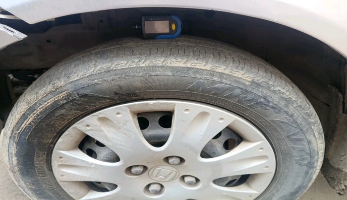 2016 Honda Amaze 1.2L I-VTEC S, Petrol, Manual, 2,35,881 km, tyre