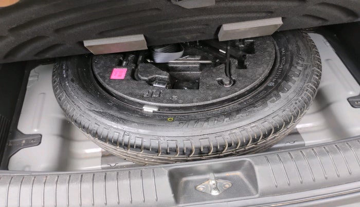 2018 Hyundai Creta SX AT 1.6 PETROL, Petrol, Automatic, 68,884 km, tyre