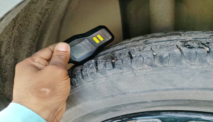 2021 Tata ALTROZ XE PETROL, Petrol, Manual, 45,297 km, tyre