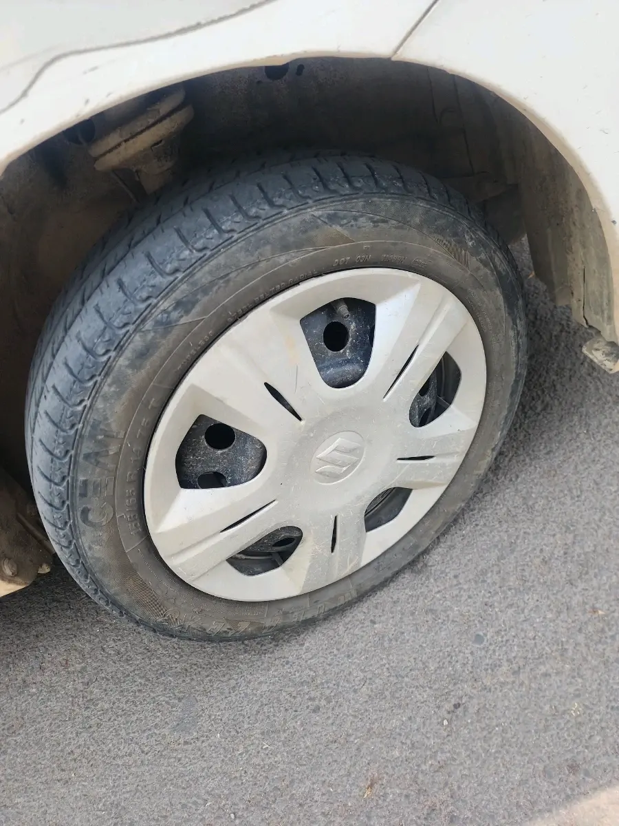 2017 Maruti Wagon R 1.0 VXI AMT, Petrol, Automatic, 70,177 km, tyre