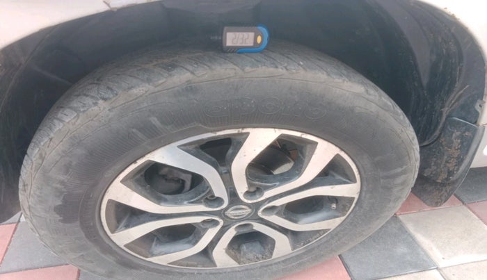 2013 Nissan Terrano XV D THP PREMIUM 110 PS, Diesel, Manual, 86,714 km, tyre