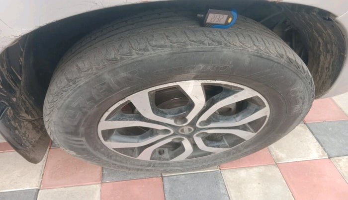 2013 Nissan Terrano XV D THP PREMIUM 110 PS, Diesel, Manual, 86,714 km, tyre