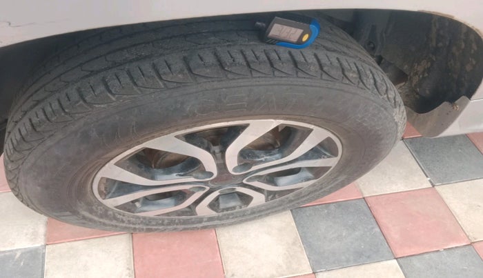 2013 Nissan Terrano XV D THP PREMIUM 110 PS, Diesel, Manual, 86,714 km, tyre