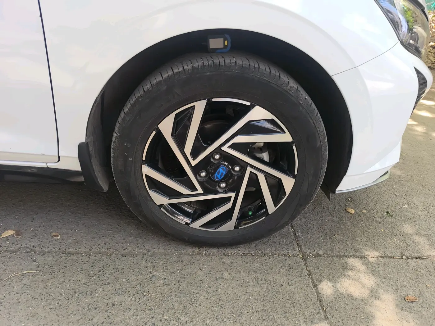 2024 Hyundai NEW I20 ASTA (O) 1.2 IVT, Petrol, Automatic, 12,853 km, tyre