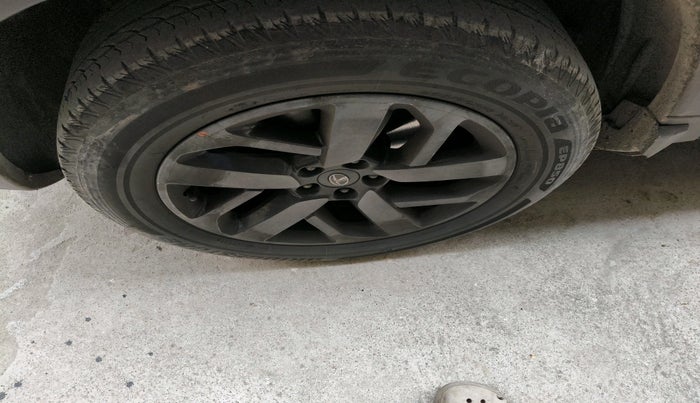 2022 Tata Harrier XZ PLUS 2.0L DARK EDITION, Diesel, Manual, 1,10,290 km, tyre