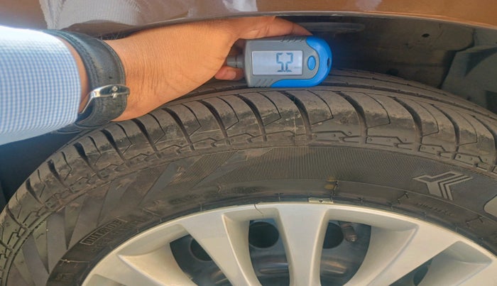 2016 Maruti Ciaz VXI+, Petrol, Manual, 70,244 km, tyre