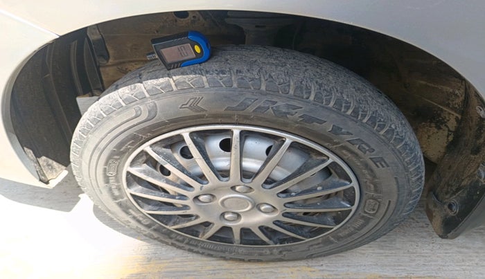 2013 Maruti Wagon R 1.0 LXI CNG, CNG, Manual, 1,15,705 km, tyre