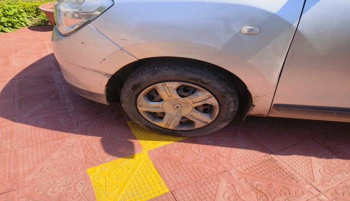 2015 Renault Lodgy 110 PS RXL 7 STR, Diesel, Manual, 1,42,674 km, tyre