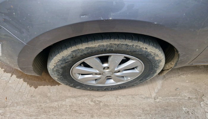 2014 Hyundai i20 SPORTZ 1.2, CNG, Manual, 1,61,277 km, tyre