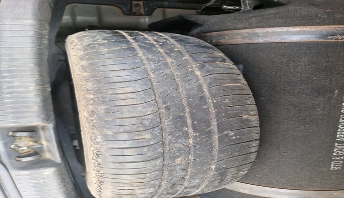 2014 Hyundai i20 SPORTZ 1.2, CNG, Manual, 1,61,277 km, tyre