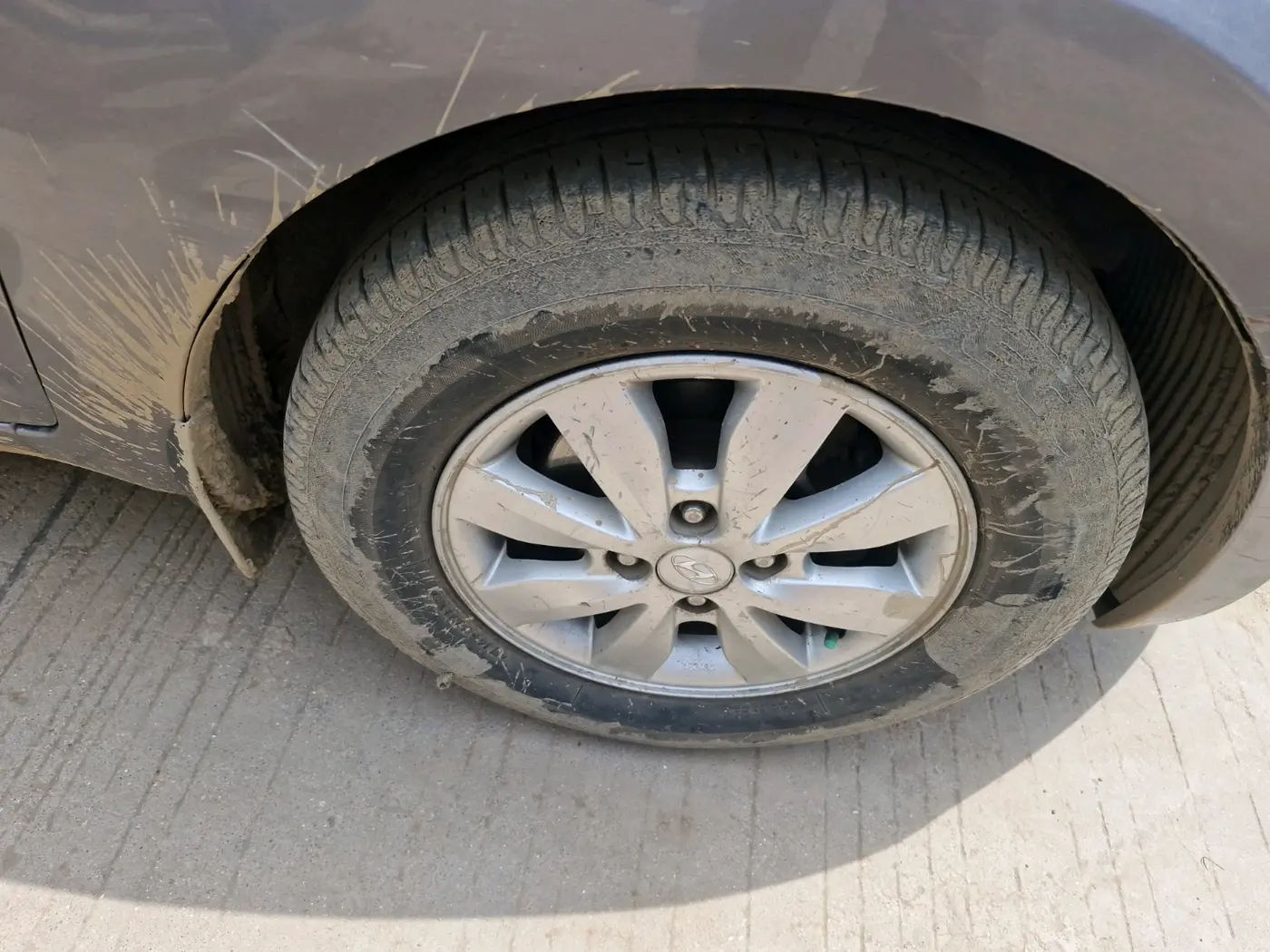 2014 Hyundai i20 SPORTZ 1.2, CNG, Manual, 1,61,277 km, tyre
