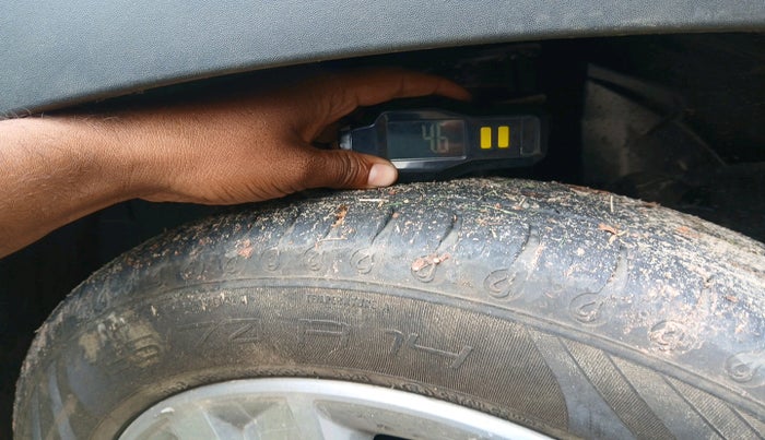 2020 Renault Kwid RXT 1.0 (O), Petrol, Manual, 22,549 km, tyre