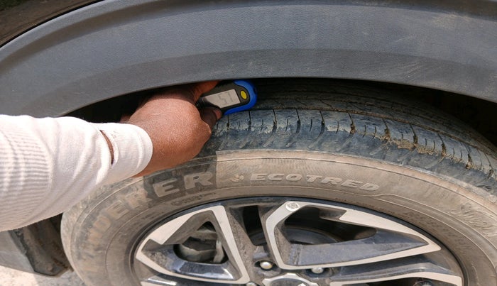 2023 KIA CARENS PRESTIGE PLUS 1.4 PETROL 7 STR, Petrol, Manual, 9,835 km, tyre