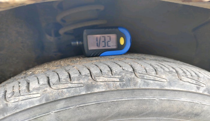 2015 Maruti Alto 800 LXI, Petrol, Manual, 85,240 km, tyre