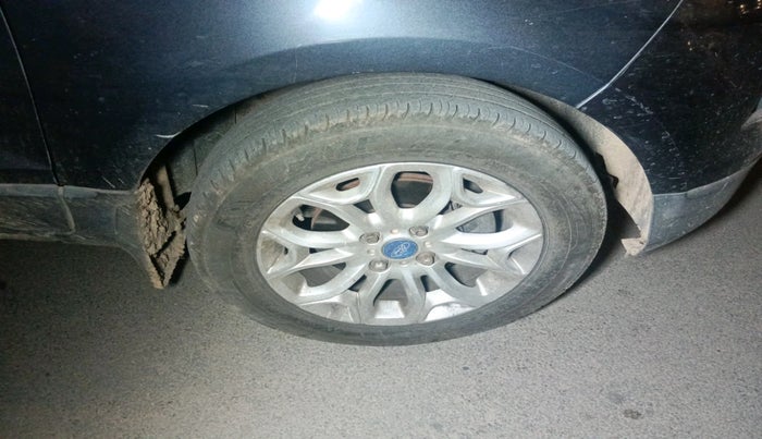 2013 Ford Ecosport TITANIUM 1.5L DIESEL (OPT), Diesel, Manual, 1,28,130 km, tyre