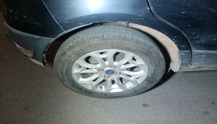 2013 Ford Ecosport TITANIUM 1.5L DIESEL (OPT), Diesel, Manual, 1,28,130 km, tyre