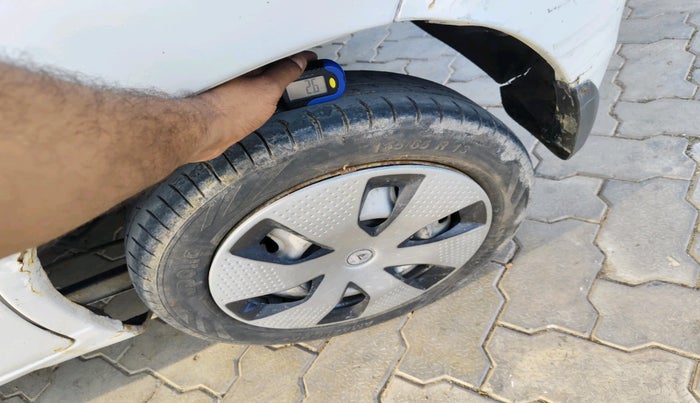 2013 Maruti Alto K10 VXI, CNG, Manual, 1,62,065 km, tyre