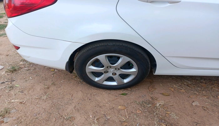 2014 Hyundai Verna FLUIDIC 1.4 CRDI, Diesel, Manual, 1,97,824 km, tyre