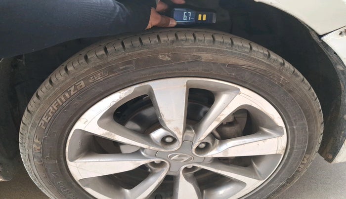 2015 Hyundai Elite i20 ASTA 1.2, CNG, Manual, 1,22,171 km, tyre