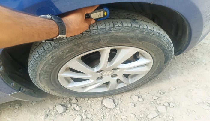 2013 Maruti Swift ZXI, Petrol, Manual, 49,083 km, tyre