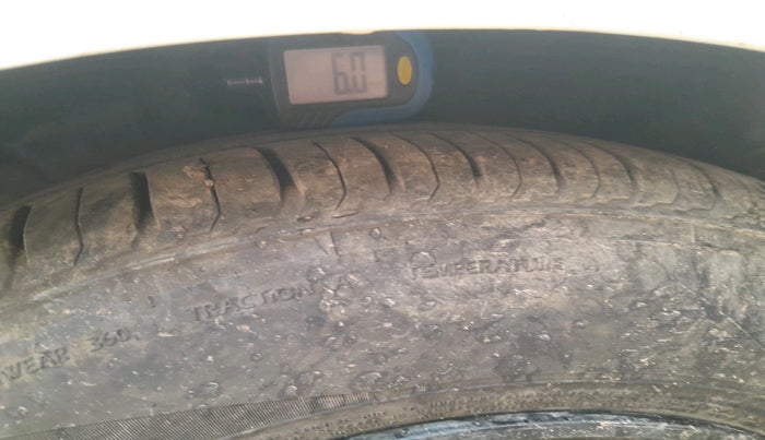 2008 Honda Civic 1.8L I-VTEC S MT, Petrol, Manual, 1,12,072 km, tyre