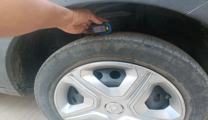 2020 Tata NEXON XM PETROL, Petrol, Manual, 19,046 km, tyre