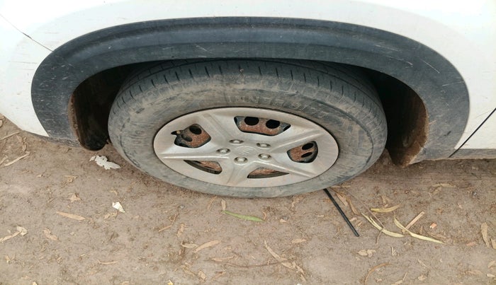 2020 KIA SELTOS HTE 1.5 DIESEL, Diesel, Manual, 1,26,679 km, tyre