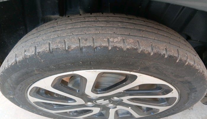 2022 Maruti Baleno ALPHA 1.2 AGS, Petrol, Automatic, 49,045 km, tyre