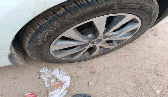 2013 Hyundai Verna FLUIDIC 1.6 CRDI SX, Diesel, Manual, 1,33,286 km, tyre