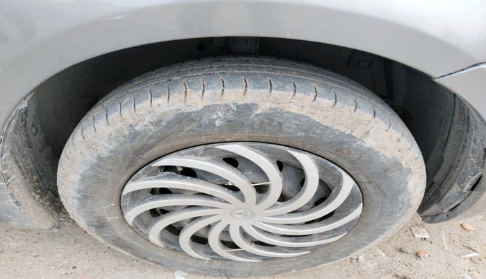 2016 Maruti Swift VXI, Petrol, Manual, 85,302 km, tyre