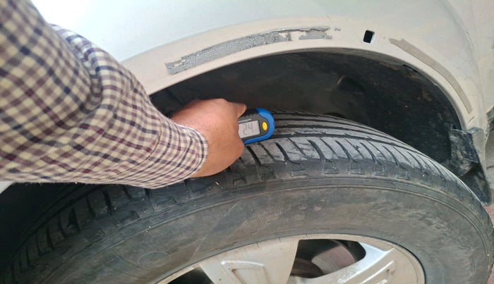 2013 Mahindra XUV500 W6, Diesel, Manual, 1,27,379 km, tyre