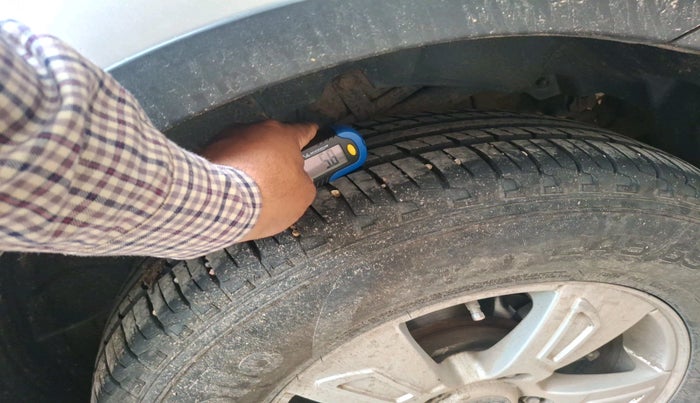 2013 Mahindra XUV500 W6, Diesel, Manual, 1,27,379 km, tyre