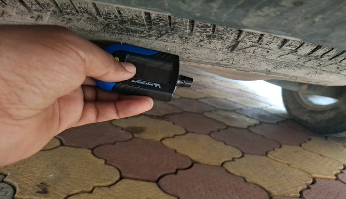 2013 Mahindra XUV500 W6, Diesel, Manual, 1,27,379 km, tyre