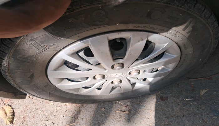 2015 Hyundai i10 SPORTZ 1.1, Petrol, Manual, 73,354 km, tyre