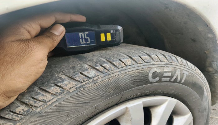 2011 Hyundai i20 MAGNA 1.4 CRDI, Diesel, Manual, 2,05,438 km, tyre