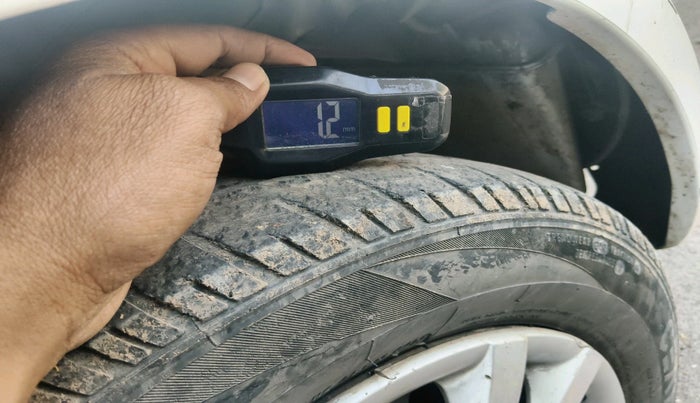 2011 Hyundai i20 MAGNA 1.4 CRDI, Diesel, Manual, 2,05,438 km, tyre