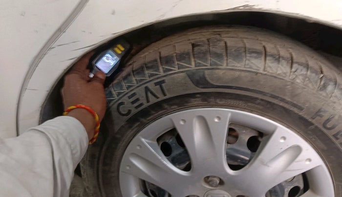 2014 Honda Amaze 1.2L I-VTEC S, CNG, Manual, 1,48,632 km, tyre