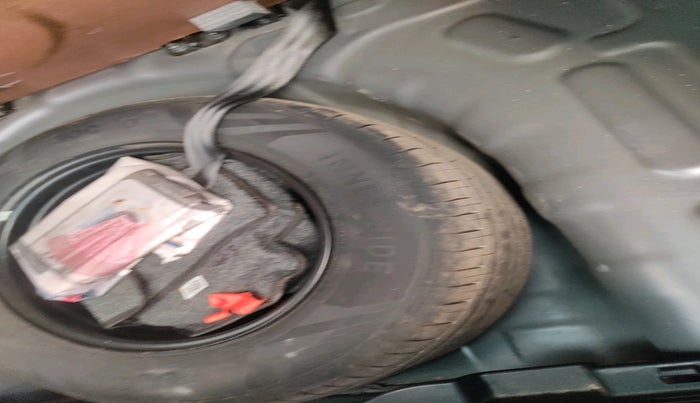 2022 Hyundai VENUE SX 1.2 PETROL, Petrol, Manual, 34,599 km, tyre