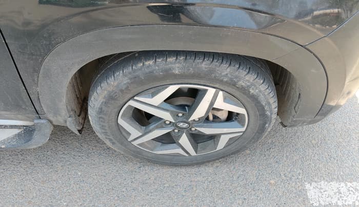 2022 Hyundai ALCAZAR 1.5 PRESTIGE EXE 6S, Diesel, Manual, 1,00,113 km, tyre