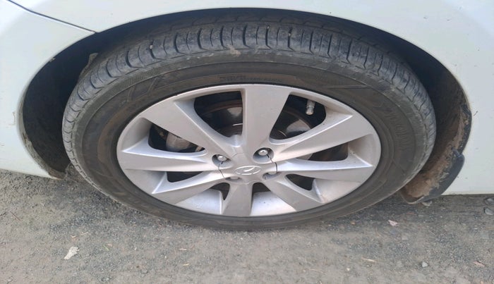 2012 Hyundai Verna FLUIDIC 1.6 CRDI SX, Diesel, Manual, 1,15,210 km, tyre