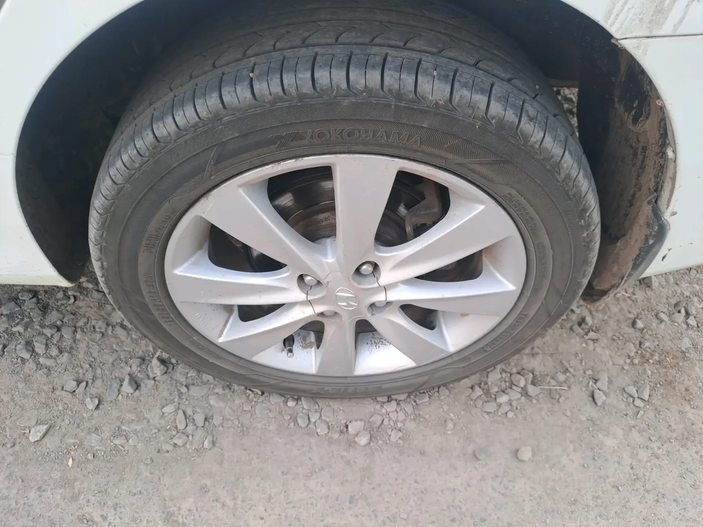2012 Hyundai Verna FLUIDIC 1.6 CRDI SX, Diesel, Manual, 1,15,210 km, tyre