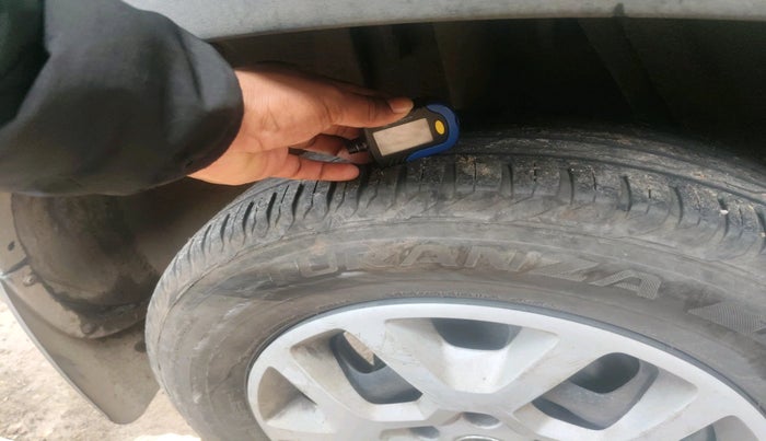 2018 Renault Duster RXL PETROL, Petrol, Manual, 1,02,542 km, tyre