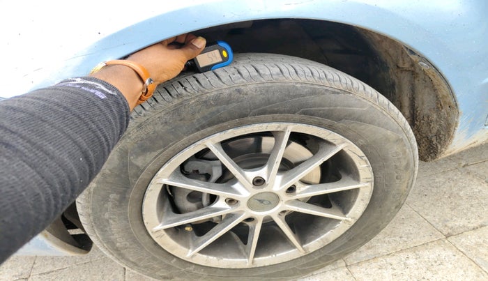 2011 Maruti SX4 VDI, Diesel, Manual, 1,51,225 km, tyre