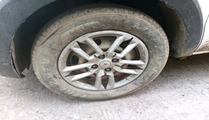 2022 Renault TRIBER RXT, Petrol, Manual, 52,764 km, tyre