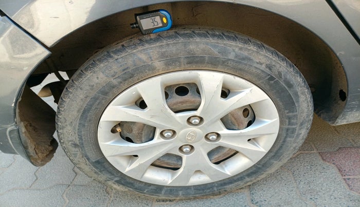 2016 Hyundai Grand i10 SPORTZ 1.2 KAPPA VTVT, Petrol, Manual, 1,16,693 km, tyre